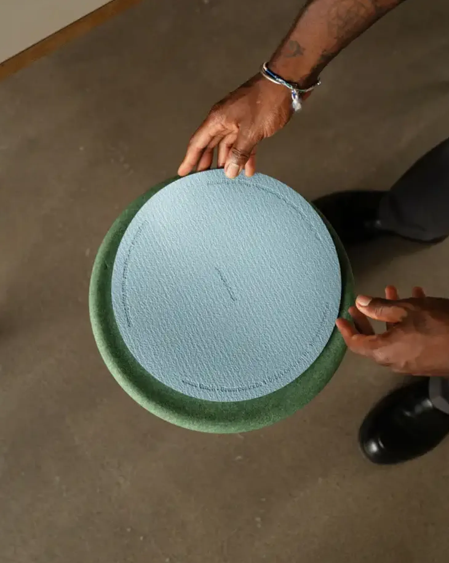 Antypoślizgowa podkładka do dynamicznego siedzenia Stapelstein® Pad - light blue